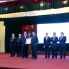 Ban Giám hiệu Trường Đại học Lâm nghiệp nhận chứng nhận kiểm định chất lượng giáo dục. (Nguồn: Vietnam+)