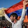 Một người biểu tình phản đối cựu Thủ tướng Serzh Sargsyan. (Nguồn: AFP)