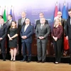Các Bộ trưởng Ngoại giao G7 chụp ảnh chung sau Hội nghị. (Ảnh: Trường Giang/TTXVN)