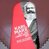 Chân dung nhà tư tưởng vĩ đại Karl Marx tại một triển lãm ở Trier, Đức ngày 3/5. (Nguồn: THX/TTXVN)