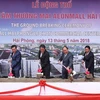 Thủ tướng Nguyễn Xuân Phúc và các đại biểu thực hiện nghi thức khởi công dự án Trung tâm thương mại AEON MALL Hải Phòng Lê Chân. (Ảnh: An Đăng/TTXVN) 