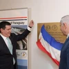 Thủ tướng Israel Benjamin Netanyahu (phải) và Tổng thống Paraguay Horacio Cartes (trái) khai trương Đại sứ quán Paraguay ở Jerusalem. (Nguồn: GPO)