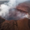 Khói bụi phun ra từ miệng núi lửa Kilauea trên Đảo Lớn ở Hawaii ngày 14/5. (Nguồn: EPA/TTXVN)