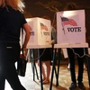 Cử tri đi bỏ phiếu ở Los Angeles, California (Nguồn: Getty Images ) 