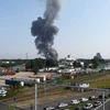 Khói bốc lên từ hiện trường vụ nổ kho nông sản ở Strasbourg, Pháp ngày 6/6. (Nguồn: France Bleu/TTXVN)