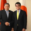 Chủ nhiệm Ủy ban Đối ngoại của Quốc hội Nguyễn Văn Giàu gặp Bộ trưởng Ngoại giao Nhật Bản Taro Kono, ngày 19/6, tại thủ đô Tokyo. (Ảnh: Thành Hữu/TTXVN)