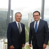Bộ trưởng Kinh tế Mexico Ildefonso Guajardo Villarreal (bên phải) và Đại sứ Việt Nam Nguyễn Hoài Dương. (Ảnh: Việt Hùng/TTXVN)