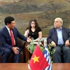 Phó Thủ tướng Phạm Bình Minh hội kiến với Chủ tịch Quốc hội Hy Lạp Nikos Voutis. (Ảnh: Ngự Bình/TTXVN)