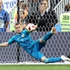 Thủ môn Igor Akinfeev của Nga bảo vệ khung thành trong trận đấu với Tây Ban Nha ở vòng 1/8 World Cup 2018 tại Moskva, Nga ngày 1/7. (Nguồn: EFE-EPA/TTXVN)