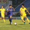 Sanna Khánh Hòa BVN (áo vàng) đang đứng ở vị trí thứ 2 và có nhiều lợi thế trong cuộc đua giành ngôi vị á quân V-League 2018. (Nguồn: TTXVN)