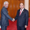 Thủ tướng Nguyễn Xuân Phúc tiếp ông Kamal Malhotra, Điều phối viên thường trú Liên hợp quốc, Đại diện thường trú Chương trình phát triển Liên hợp quốc(UNDP) tại Việt Nam. (Ảnh Thống Nhất/TTXVN)