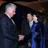 Hình ảnh Chủ tịch Cuba và phu nhân đến Hà Nội, bắt đầu thăm Việt Nam