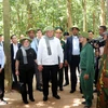 Hình ảnh Chủ tịch Cuba thăm khu di tích lịch sử địa đạo Củ Chi