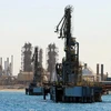 Một cơ sở khai thác dầu ở thị trấn al-Buraqah, Libya. (Nguồn: AFP/TTXVN)
