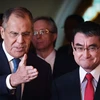 Ngoại trưởng Kono và người đồng cấp Nga Sergey Lavrov. (Nguồn: AFP)