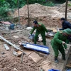 Lực lượng chức năng đã thu giữ các phương tiện, thiết bị máy móc vụ việc khai thác quặng tại thôn Phào, xã Đạo Viện huyện Yên Sơn (Tuyên Quang). (Ảnh: Văn Tý/TTXVN)