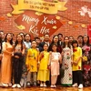 Người Việt tại Philippines tham dự Tết cộng đồng chụp ảnh lưu niệm. (Nguồn: Đại sứ quán Việt Nam ở Phippines)