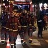Lực lượng chữa cháy làm nhiệm vụ tại hiện trường vụ hỏa hoạn ở thủ đô Paris, Pháp, ngày 5/2/2019. (Nguồn: AFP/TTXVN)