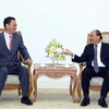 Thủ tướng Nguyễn Xuân Phúc tiếp Đại sứ Hàn Quốc tại Việt Nam Kim Do-hyun. (Ảnh: Thống Nhất/TTXVN)