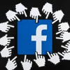 Facebook cho biết đã thanh lọc hàng triệu triệu tài khoản giả mỗi ngày. (Nguồn: The Verge)