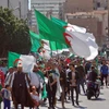 Biểu tình phản đối chính phủ tại thành phố biển Oran, Algeria ngày 9/4. (Nguồn: AFP/TTXVN)