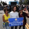 Người dân Mỹ vui mừng tại lễ đặt tên đoạn đường mang tên cựu Tổng thống Mỹ Barack Obama ở Los Angeles, bang California, ngày 4/5. (Nguồn: AFP/TTXVN)