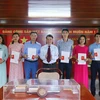 Đảng ủy TTXVN trao thẻ Đảng viên chính thức năm 2019