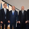 Thủ tướng Israel Benjamin Netanyahu chụp ảnh chung với phái đoàn Mỹ, ngày 30/5. (Nguồn: timesofisrael.com)