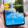 Người dùng giận Huawei để quảng cáo tràn ra màn hình khóa điện thoại