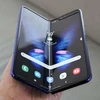 Điện thoại gập Galaxy Fold. (Nguồn: Mashable)