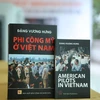 Cuốn sách "Phi công Mỹ ở Việt Nam" phiên bản tiếng Anh (American Pilots in Vietnam).