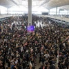 Người biểu tình tràn vào sân bay quốc tế Hong Kong. (Nguồn: Reuters)
