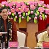 Phó Chủ tịch Thường trực Quốc hội Tòng Thị Phóng phát biểu kết luận buổi làm việc. (Ảnh: Dương Giang/TTXVN)