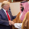 Tổng thống Mỹ Donald Trump (trái) và Thái tử Saudi Arabia Mohammed bin Salman trong cuộc gặp tại Osaka, Nhật Bản, ngày 29/6/2019. (Nguồn: AFP/TTXVN)