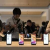 Các mẫu iPhone 11 mới được bày bán trong cửa hàng Apple ở Tokyo. (Nguồn: Getty Images)