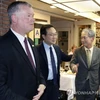 Đặc phái viên Mỹ về Triều Tiên Stephen Biegun (trái), Đặc phái viên Hàn Quốc về Triều Tiên Lee Do Hoon (giữa) và Trưởng phòng Các vấn đề châu Á và châu Đại dương của Bộ Ngoại giao Nhật Bản Shigeki Takizaki, trong cuộc gặp tại New York, Mỹ, ngày 24/9/2019.