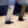 Mẫu điện thoại iPhone 11 Pro của Apple được trưng bày tại cửa hàng ở New York, Mỹ, ngày 21/9/2019. (Nguồn: THX/ TTXVN)