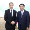 Phó Thủ tướng Vương Đình Huệ tiếp Chủ tịch Quỹ đầu tư Warburg Pincus toàn cầu, Timothy F. Geithner. (Ảnh: Văn Điệp/TTXVN)