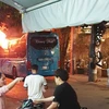 TP.Hồ Chí Minh: Một xe khách bất ngờ cháy rụi khi chờ khởi hành
