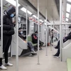 Người dân đi lại bằng tàu điện ngầm ở Thượng Hải, Trung Quốc. (Nguồn: Bloomberg)
