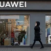 Một cửa hàng Huawei ở trung tâm Kiev, Ukraine. (Nguồn: Reuters) 