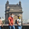 Khách du lịch đeo khẩu trang ở Mumbai. (Nguồn: telanganatoday.com)