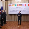 Thứ trưởng Bộ Ngoại giao Tô Anh Dũng phát biểu tại Lễ trao vật tư y tế của Chính phủ Việt Nam tặng Chính phủ và nhân dân các nước châu Âu: Pháp, Đức, Italy, Tây Ban Nha, Anh, chiều 7/4. (Ảnh: Lâm Khánh/TTXVN)