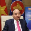 Thủ tướng Nguyễn Xuân Phúc, Chủ tịch ASEAN 2020 trả lời phỏng vấn kết quả của 2 hội nghị. (Ảnh: Thống Nhất/TTXVN)