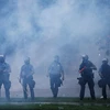 Bạo động chủng tộc ở Mỹ: Cảnh sát và người biểu tình đụng độ dữ dội