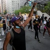 Người dân tham gia biểu tình phản đối phân biệt chủng tộc tại New York, Mỹ, ngày 6/6/2020. (Nguồn: THX/TTXVN)