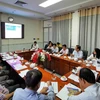 Lãnh đạo Ủy ban Nhân dân thành phố Cần Thơ và các sở, ngành nghe trình bày các phương án của tuyến cao tốc Cần Thơ-Cà Mau. (Ảnh: Nguyễn Thanh Liêm/TTXVN)