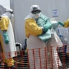 Hơn 7.000 trường hợp nhiễm Ebola, thế giới chung tay dập dịch