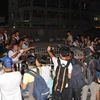 Cảnh sát và người biểu tình Hong Kong giành giật đường hầm Lung Wu