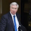 Bộ trưởng Quốc phòng Anh thừa nhận lỡ miệng về người nhập cư